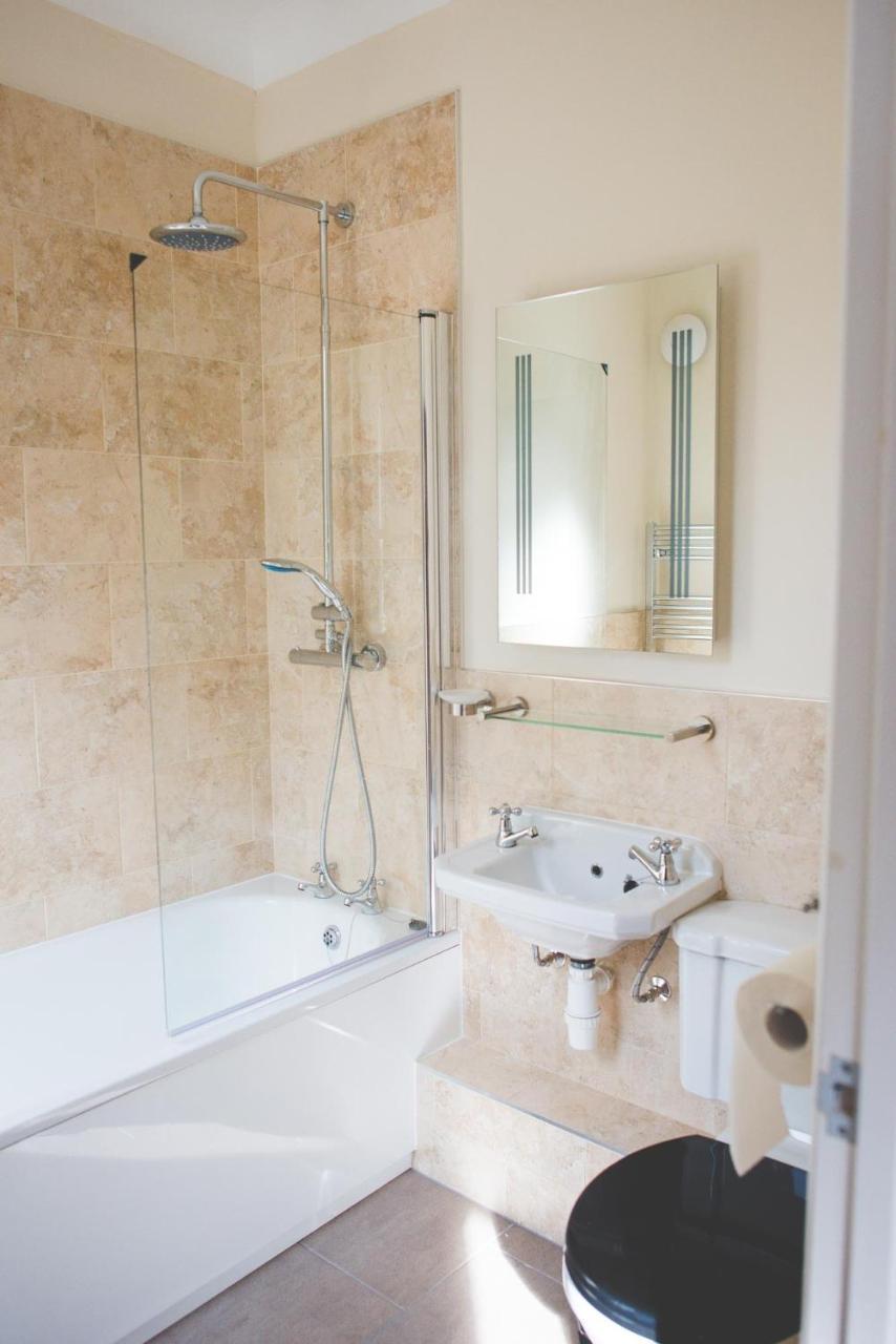 Glencoe Villa Guesthouse Featherstone ภายนอก รูปภาพ